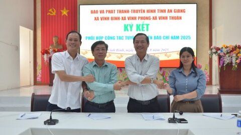Báo và Phát thanh - Truyền hình tỉnh An Giang ký kết tuyên truyền với 3 xã 