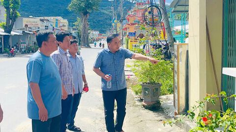 Xã Ba Chúc vận động người dân trả mặt bằng, mở rộng tuyến đường ngã ba Cây Dầu