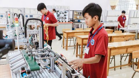 Dạy nghề cho học sinh dân tộc thiểu số