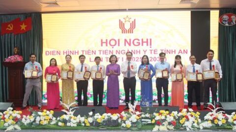 Biểu dương, khen thưởng nhiều điển hình tiên tiến