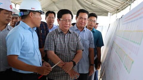 Chủ tịch UBND tỉnh An Giang Hồ Văn Mừng kiểm tra tiến độ thực hiện cao tốc Châu Đốc - Cần Thơ - Sóc Trăng, đoạn qua tỉnh An Giang