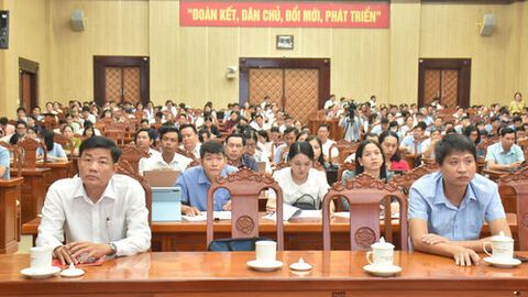 Tập huấn nghiệp vụ công tác văn phòng cấp ủy ở cơ sở