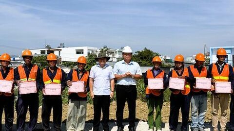 Phó Chủ tịch UBND tỉnh Lê Trung Hồ kiểm tra, động viên các lực lượng thi công các công trình trọng điểm