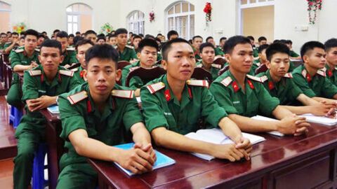 Trung đoàn 20 bồi dưỡng cho 225 cán bộ tiểu đội trưởng, khẩu đội trưởng 