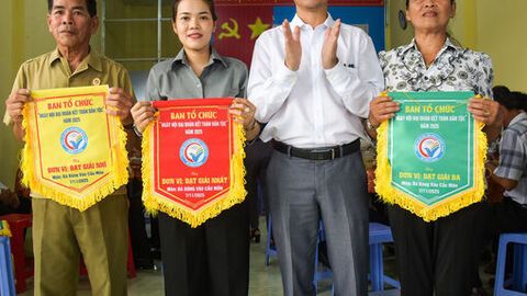 Ấp Căn Cứ tổ chức ngày hội đại đoàn kết toàn dân tộc 