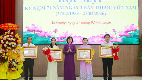 Sở Y tế An Giang họp mặt kỷ niệm 71 năm ngày thầy thuốc Việt Nam