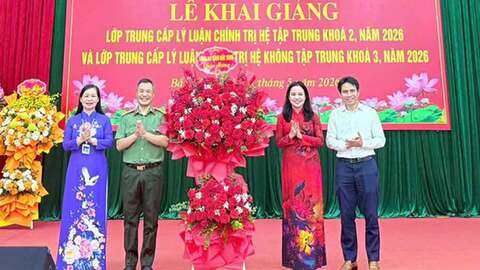 Trường Chính trị Nguyễn Văn Cừ  khai giảng 2 lớp Trung cấp lý luận chính trị