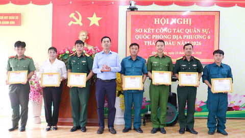 Xã Khánh Bình sơ kết công tác quân sự, quốc phòng địa phương