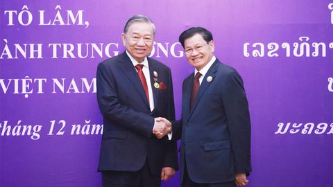 Tổng Bí thư Tô Lâm nhận Huân chương Vàng Quốc gia của Nhà nước Lào