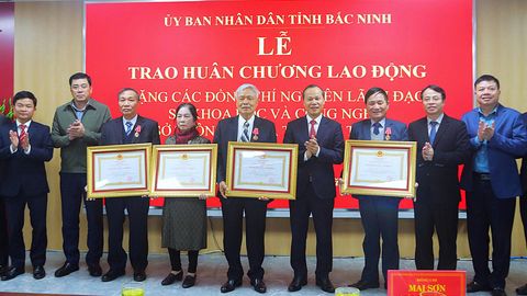 Bắc Ninh: Trao Huân chương Lao động hạng Ba cho 4 đồng chí nguyên lãnh đạo sở