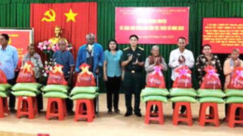 Trung đoàn 1 Sư đoàn 330 tuyên truyền Đề án 57 đến đồng bào dân tộc thiểu số xã An Cư