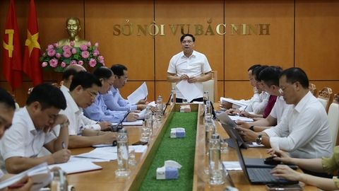 Tiếp tục tinh gọn tổ chức bộ máy, nâng cao chất lượng giải quyết thủ tục hành chính cho người dân, doanh nghiệp