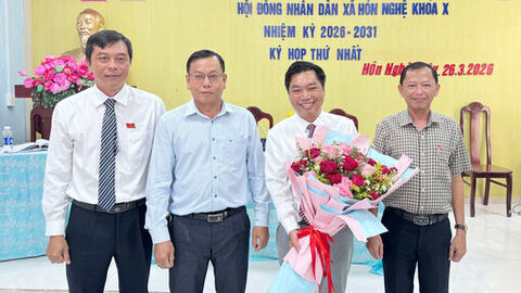 Hòn Nghệ bầu Thường trực HĐND, UBND xã