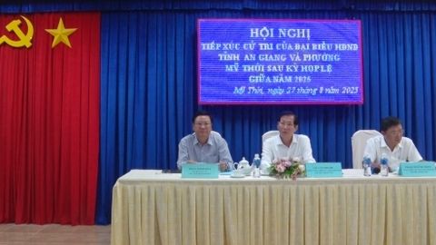 Phó Chủ tịch UBND tỉnh An Giang Lê Văn Phước tiếp xúc cử tri phường Mỹ Thới 