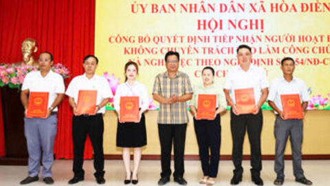 Xã Hòa Điền trao quyết định về công tác cán bộ
