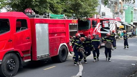 Thực tập phương án chữa cháy và cứu nạn cứu hộ tại Trung tâm Y tế Long Xuyên 