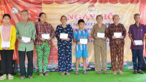 Ngày hội Đại đoàn kết toàn dân tộc tại ấp Thạnh Phú