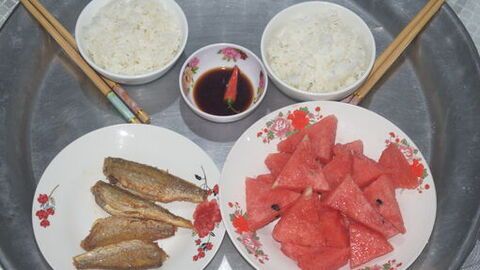 Kiểu ăn cơm “lạ đời” đậm chất miền Tây