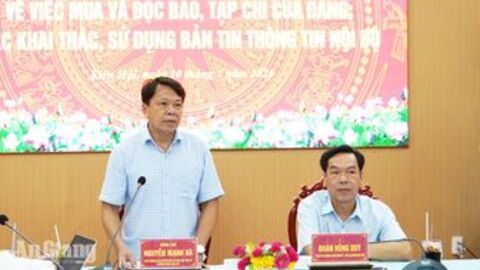Kiên Hải đổi mới khai thác báo, tạp chí của Đảng gắn với sinh hoạt chi bộ