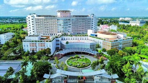 Chăm sóc sức khỏe toàn diện cho Nhân dân