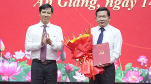 Trung tướng Đinh Văn Nơi giữ chức Phó Bí thư Tỉnh ủy An Giang