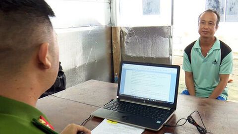 Khởi tố, bắt tạm giam đối tượng hiếp dâm 2 bé gái cùng xóm