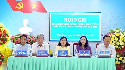 Phó Chủ tịch HĐND tỉnh An Giang Đinh Thị Việt Huỳnh tiếp xúc cử tri 2 xã Vĩnh Hanh và Cần Đăng