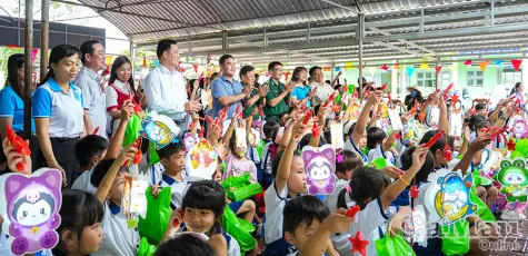 Mang Trung thu yêu thương đến với mọi trẻ em