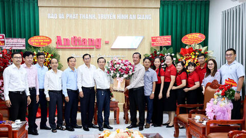 Doanh nghiệp chúc mừng Báo và Phát thanh - Truyền hình An Giang nhân kỷ niệm Ngày Báo chí cách mạng Việt Nam