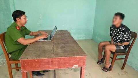 Tạm giữ hình sự đối tượng cướp giật tài sản