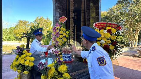 Bộ Tư lệnh Vùng Cảnh sát biển 4 tổ chức nhiều hoạt động kỷ niệm ngày thành lập Quân đội nhân dân Việt Nam