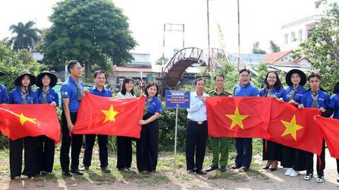 Sinh viên Trường Đại học Tôn Đức Thắng thực hiện nhiều công trình thanh niên ý nghĩa tại xã An Châu