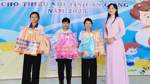 300 học sinh xã Ba Chúc tham gia hoạt động giáo dục an toàn