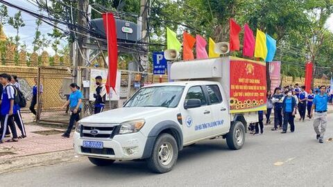 Xã Tri Tôn ra quân hưởng ứng “Tháng hành động vì sự nghiệp giáo dục” năm 2025