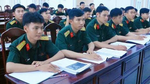 Trung đoàn 20 bồi dưỡng cán bộ trong công tác quản lý tư tưởng quân nhân