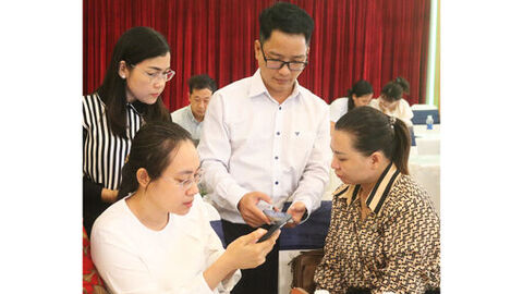 Báo chí chuyển mình
