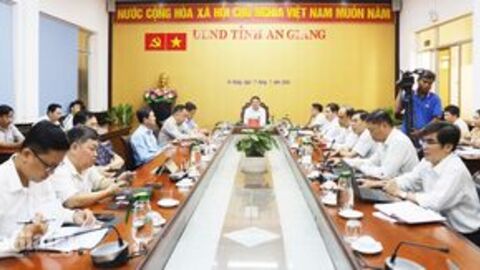 Phó Chủ tịch UBND tỉnh An Giang Lê Trung Hồ dự hội nghị ngành tài chính