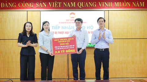 Đoàn công tác thành phố Hải Phòng trao 3 tỷ đồng hỗ trợ Nhân dân tỉnh Bắc Ninh khắc phục thiệt hại sau bão lũ