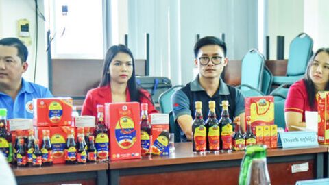 Vị quê ra thế giới