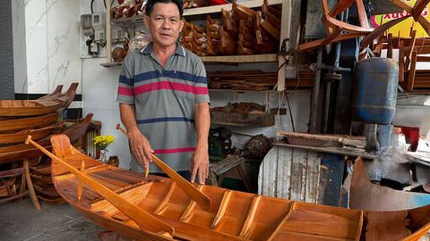 Ghe, xuồng mini “đắt” nhờ tay nghề