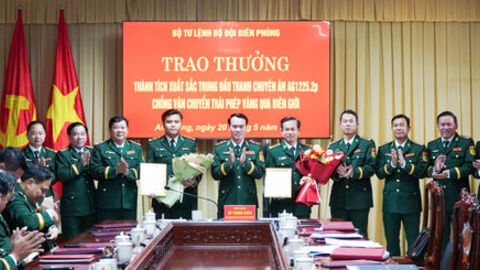 Khen thưởng lực lượng Bộ đội Biên phòng An Giang phá chuyên án vận chuyển vàng trái phép qua biên giới