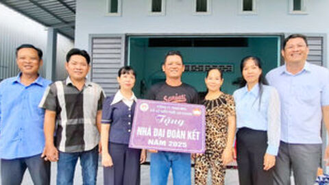 Mái ấm dựng niềm tin