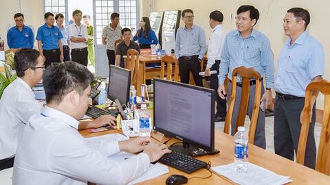 Kiểm tra hoạt động trung tâm phục vụ hành chính công hai xã Vĩnh Điều và Giang Thành