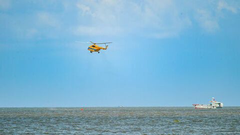 Thực hành bay huấn luyện trên vùng biển phường Rạch Giá