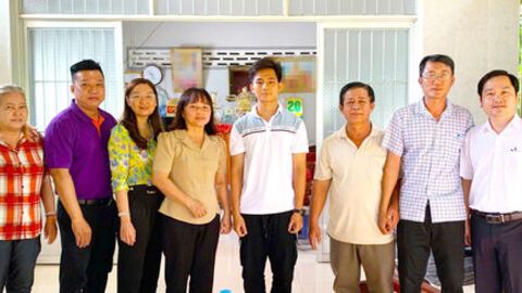 Trao thưởng học sinh xuất sắc, thủ khoa kỳ thi tốt nghiệp THPT năm 2025