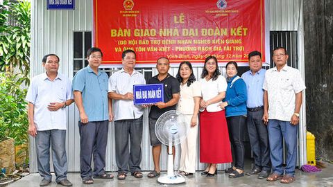 Tình dân tộc, nghĩa đồng bào