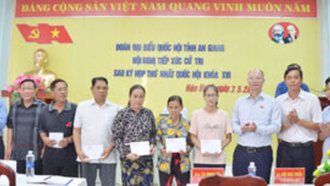 Cử tri xã Hòn Nghệ kiến nghị đầu tư cơ sở hạ tầng phát triển du lịch