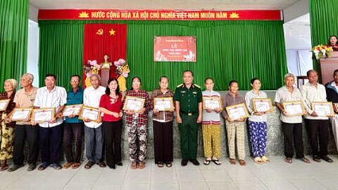 Xã Phú Lâm tổ chức lễ chúc thọ, mừng thọ 406 người cao tuổi