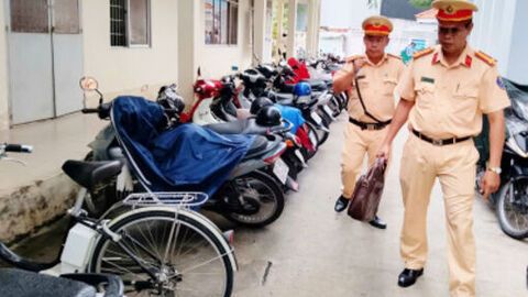 Hơn 840 trường hợp học sinh không đủ điều kiện điều khiển phương tiện đến trường 