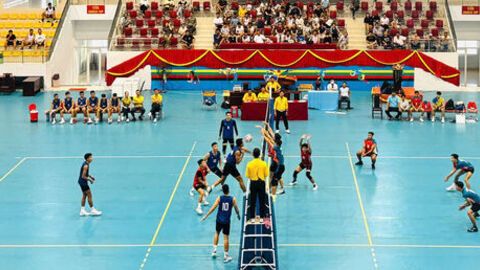 Sôi nổi giải bóng chuyền nam